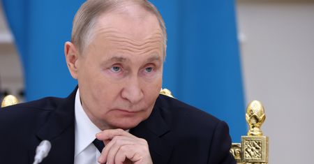 Jerzy Buzek o planie Unii. "Putin zostanie z nieprzebranymi złożami"