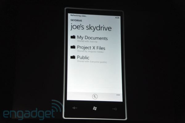 SkyDrive w WP7, fot. Engadget