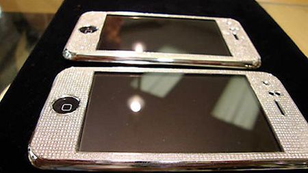 Czy iPhone za 17000zł musi mieć diamenty? 1