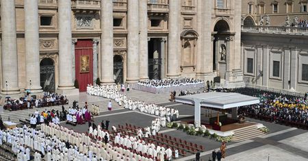 Delegacja na pogrzeb papieża Franciszka. Kto zapłacił za lot do Watykanu?