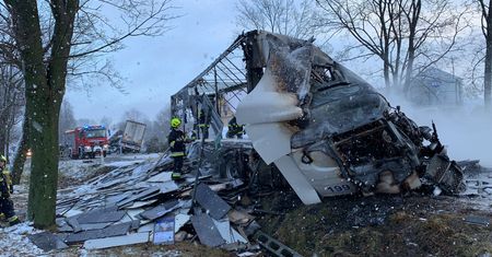 Tragiczny wypadek pod Sokółką. TIR stanął w ogniu
