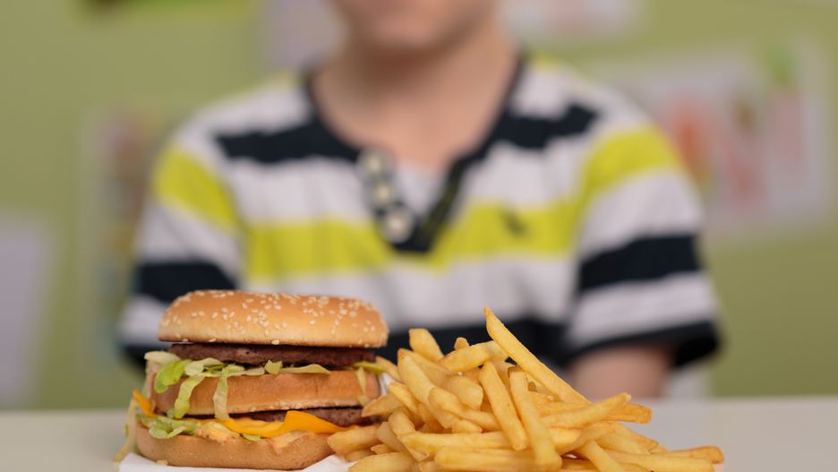 Niepokojące wyniki kontroli posiłków w salach zabaw