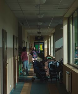 60 osób straci pracę. Ponad 120 uchodźców dach nad głową