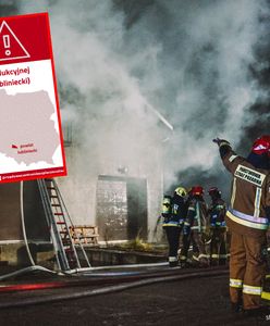 "Zostań w domu i zamknij okna". Alert RCB po pożarze hali na Śląsku