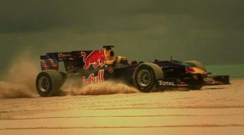 Bolidem F1 na plaży? Dlaczego nie! [wideo]
