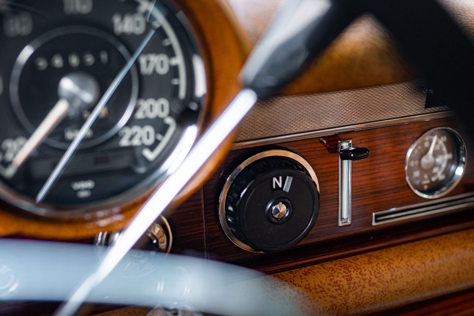 Mercedes-Benz 600 (W100)