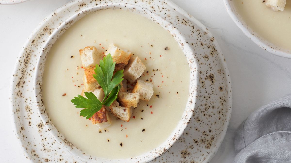 Krem z białych warzyw to w istocie banalnie prosta sprawa