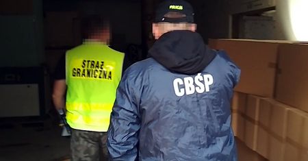 KAS i CBŚP zatrzymały 4 osoby podejrzane o udział w grupie przestępczej