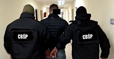 30 przeszukanych miejsc, odzyskane auta wartości 2 mln i 5 zatrzymanych osób. CBŚP rozbiło gang złodziei samochodów