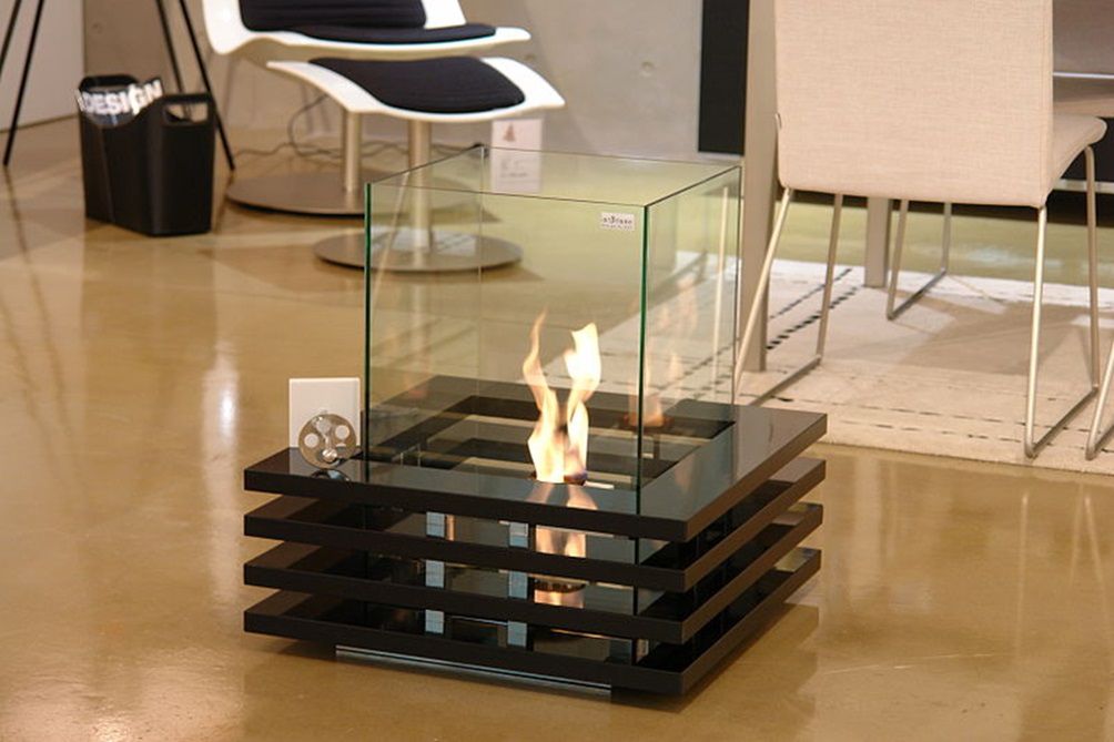 Biokominek może mieć szklaną lub metalową obudowę