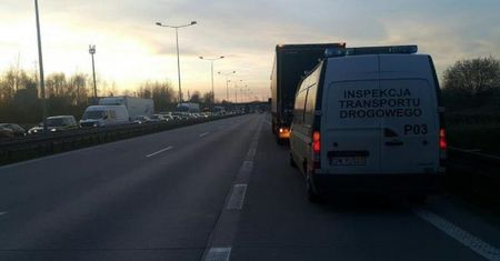 Cofał tirem na autostradzie A4 przez 2 kilometry, bo przegapił zjazd