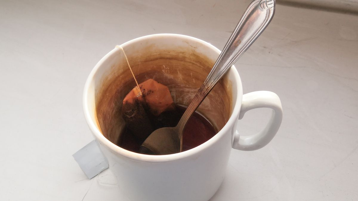 Gdzie wyrzucić torebkę po herbacie?