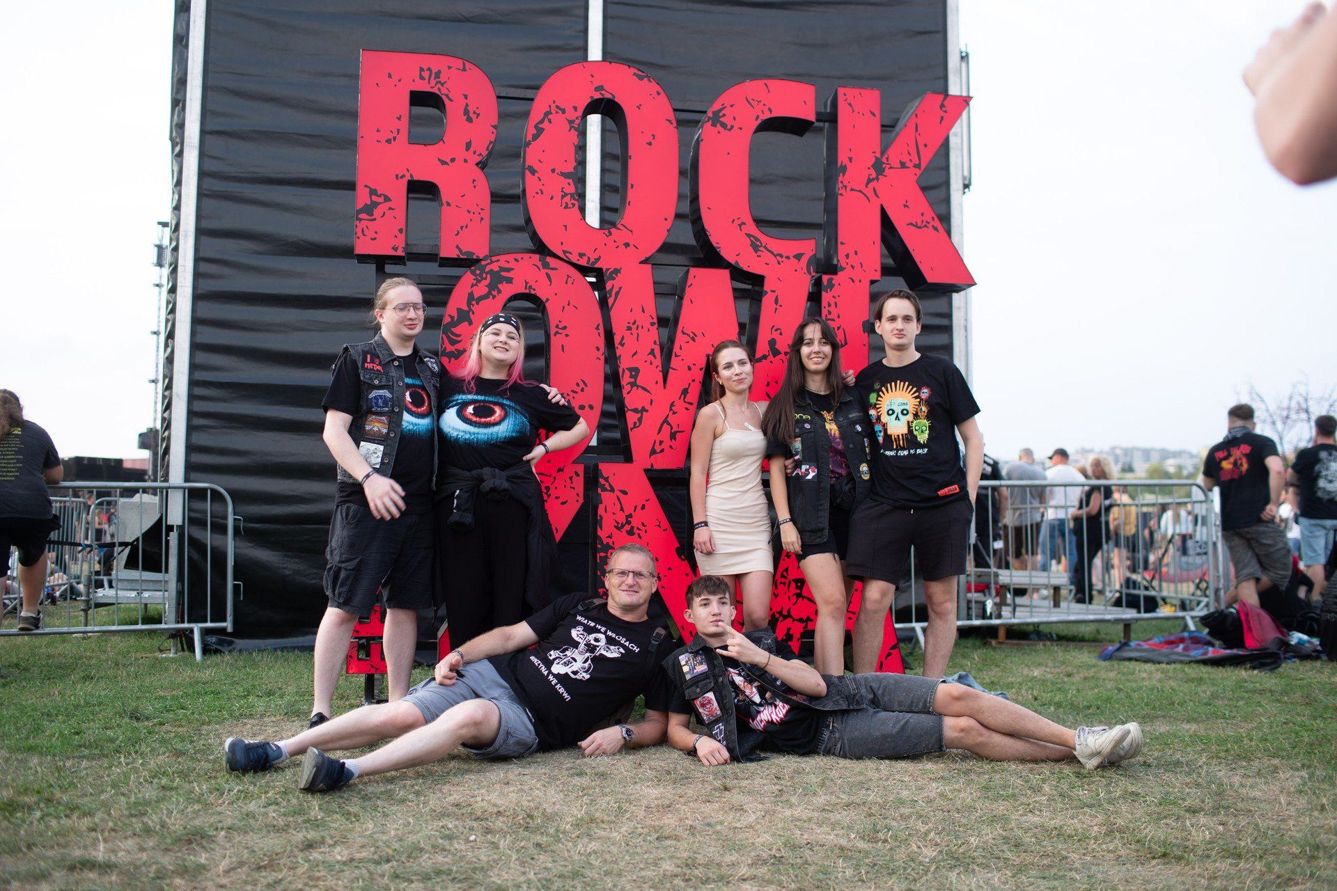 31.08.2024 KRAKOW ROCKOWIZNA FESTIWAL MUZYKA MUZEUM LOTNICTWA FANI LEZAKI TLUMY SCENA FOT. SZYMON KORTA / POLSKA PRESS