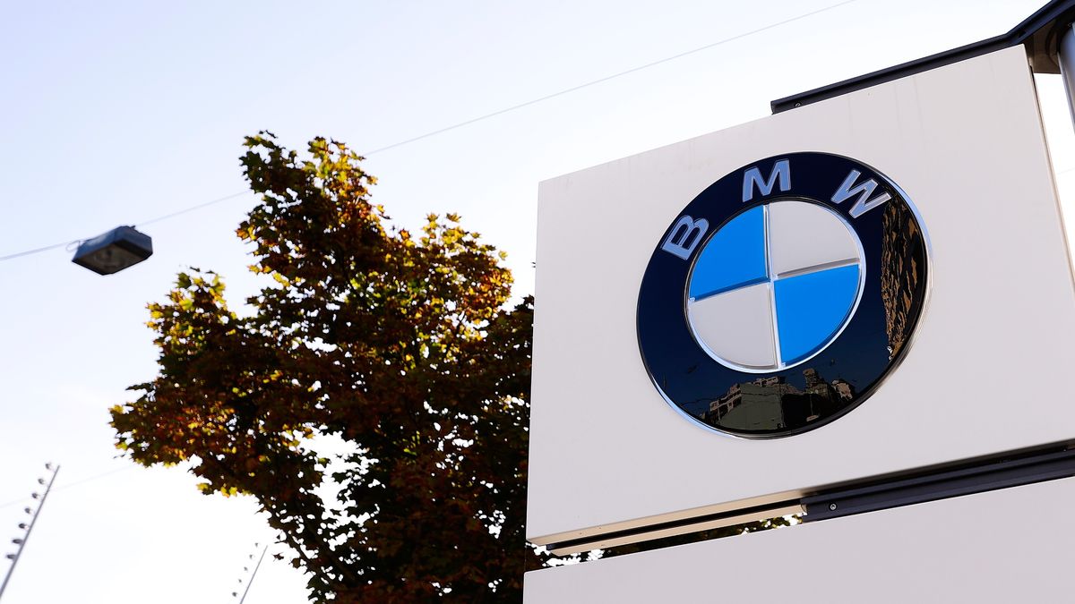 ZRICH, SWITZERLAND - NOVEMBER 13: The Bayerische Motoren Werke AG logo, best known as BMW, the German multinational manufacturer of luxury vehicles and motorcycles headquartered in Munich, captured in one of its dealer centers on November 13, 2023, in Zrich, Switzerland. (Photo by Joan Cros/NurPhoto via Getty Images)