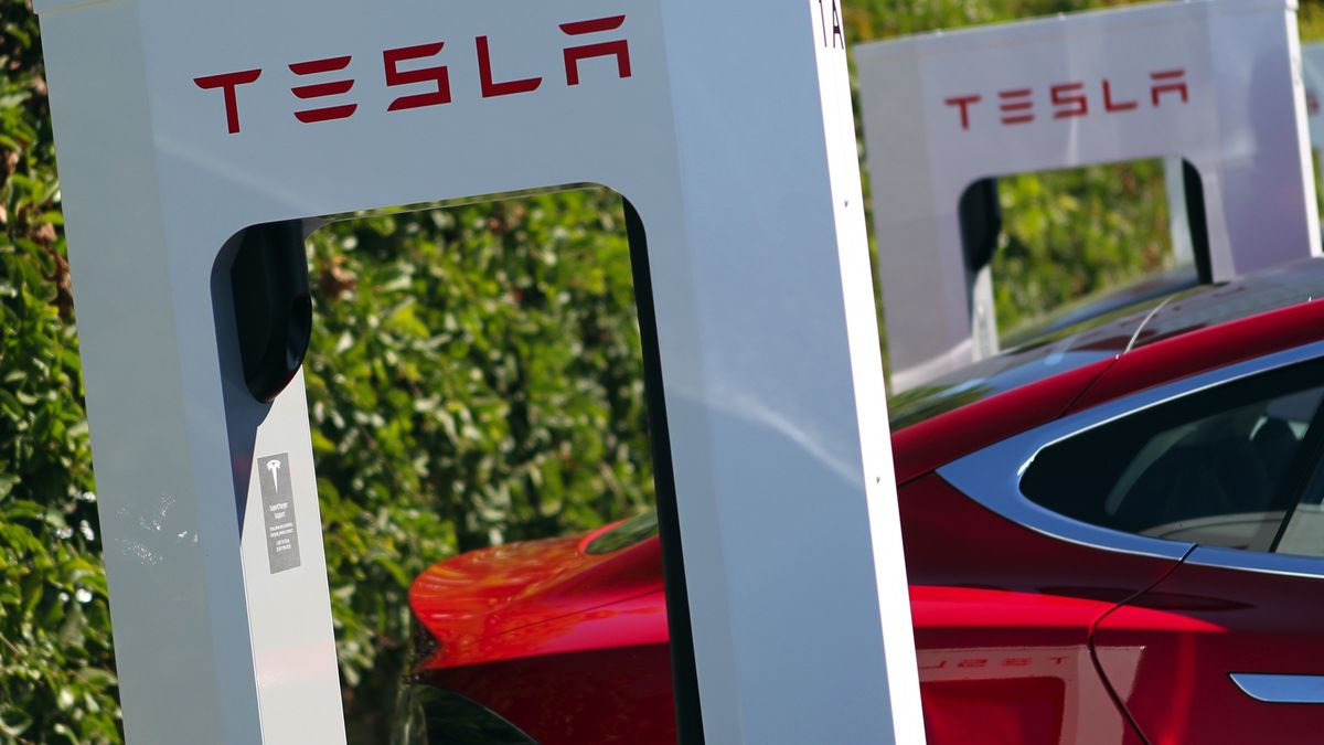 Electric carmaker Tesla Motors unveils new "Supercharger" station at their factory in Fremont, Calif., on Friday, Aug. 16, 2013. The 120 kilowatt charger can provide a 1/2 charge for a Model S sedan in about 20 minutes and take up to 60 minutes for a full charge. (Anda Chu/Bay Area News Group) (Photo by ANDA CHU/MediaNews Group/Bay Area News via Getty Images)