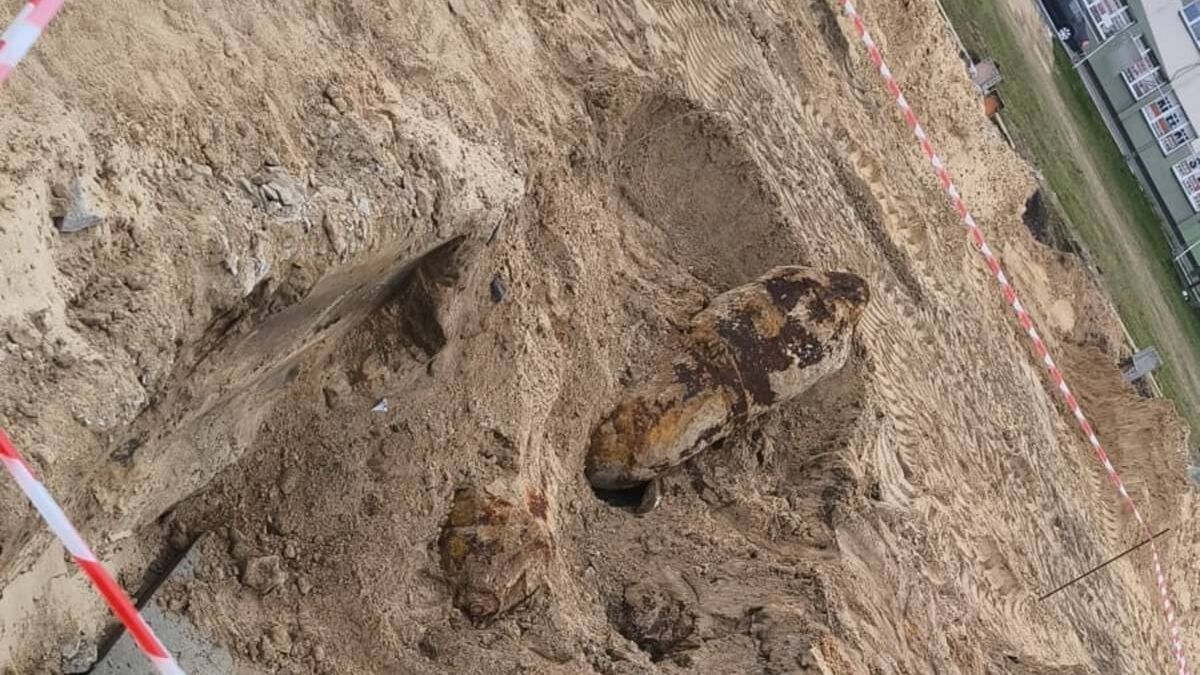 Ujawnione bomby lotnicze podczas prac ziemnych przy ul. Sidorskiej w Białej Podlaskiej