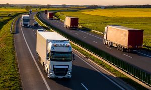 Donald Tusk ogłasza pakiet ws. cen paliw. Przedstawiciel transportowców punktuje dwie kwestie