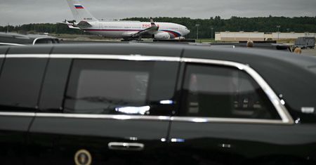 Szczyt na Alasce. Trump i Putin w jednej limuzynie