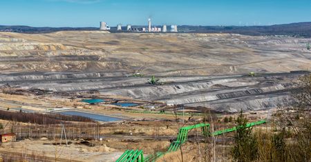 TSUE zdecydował. Kopalnia Turów ma zatrzymać wydobycie. Polska odpowiada