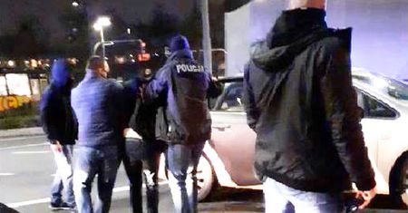 Warszawa. Policyjny pościg, podejrzani staranowali radiowóz. Padły strzały