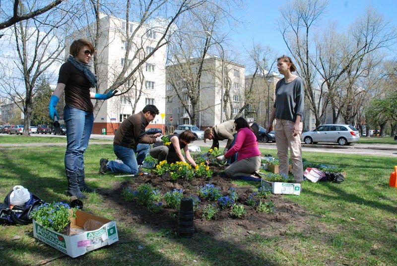 Żolibuh 3.0: akcja wysadzania miasta... kwiatami