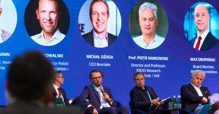 Architektura miliardowych ambicji: jak polski holding technologiczny rzuca wyzwanie globalnym liderom? | East x West Forum 2026