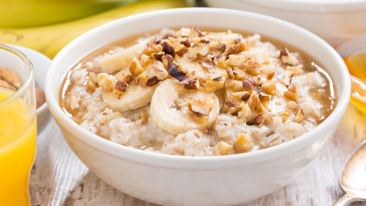 Czy warto jeść owsiankę na śniadanie?