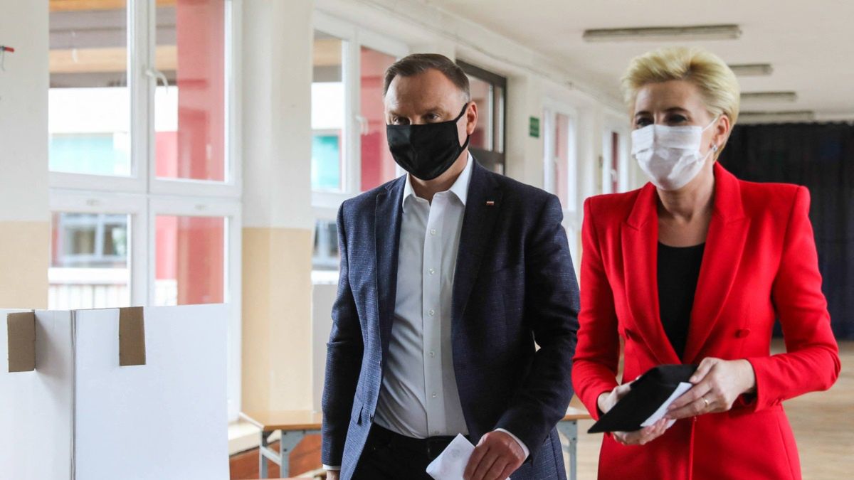 Andrzej Duda i Rafał Trzaskowski przedstawili swoje oświadczenia majątkowe