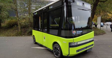 Pierwszy autonomiczny bus polskiej produkcji wyjechał na drogi jednego z miast