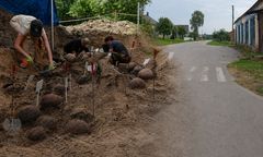 "To nie nasi mordowali". Ukraińcy nad dołami śmierci o ekshumacjach