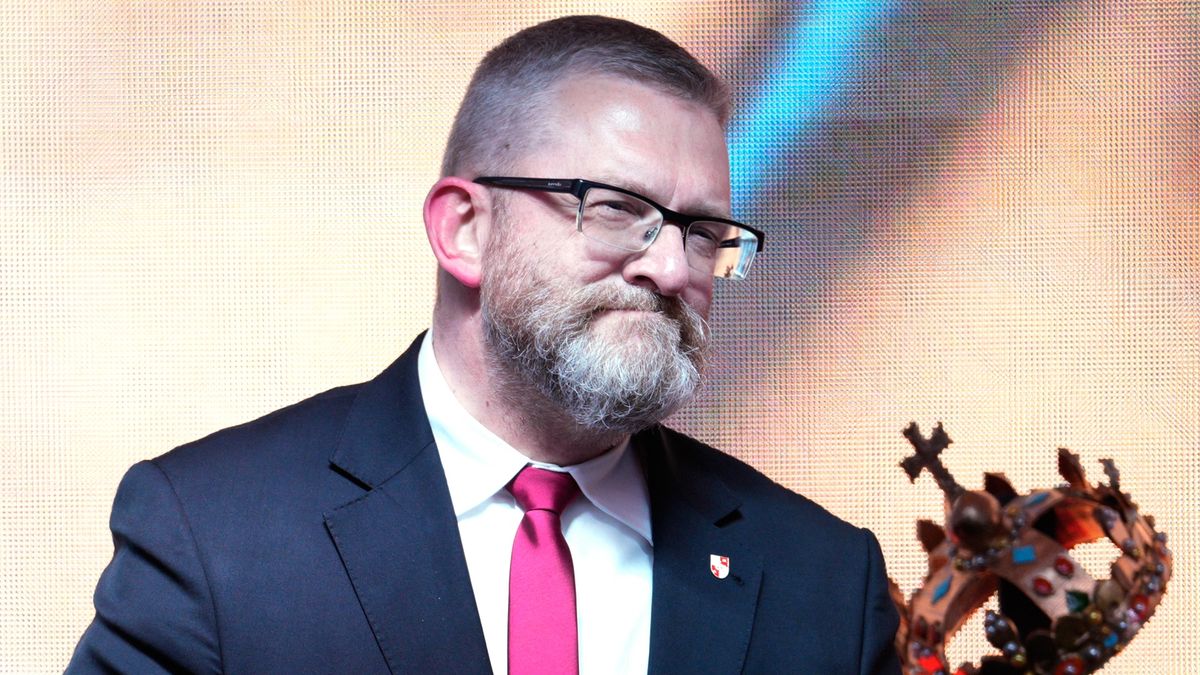Far-right, anti-EU presidential candidate Grzegorz Braun is seen during a rally in this file photo taken in Warsaw, Poland on 16 May, 2025. Grzegorz Braun, a former MEP and candidate in the presidential elections claimed the gas chambers in Auschwitz are fake in a radio interview on Radio Wnet last Friday. (Photo by Jaap Arriens/NurPhoto via Getty Images)