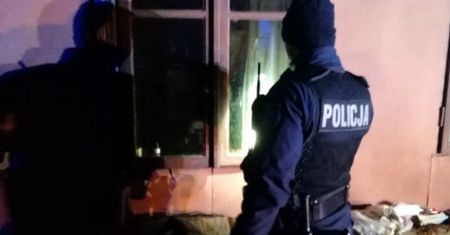 Umierał na działce z wychłodzenia. Żona postawiła na nogi służby
