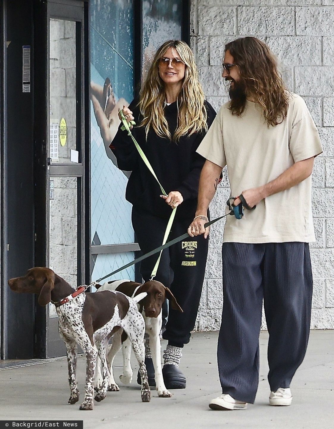 Heidi Klum i Tom Kaulitz na spacerze z psami
