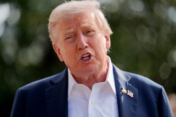 Trump domaga się od Microsoftu zwolnienia byłej urzędniczki w administracji Bidena