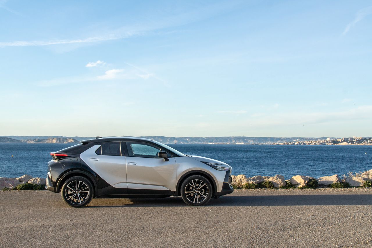 Toyota C-HR PHEV 2024