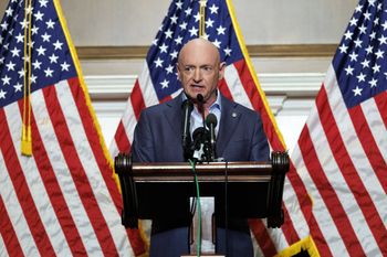 Pentagon zdegraduje byłego astronautę NASA. "Podżeganie do buntu"