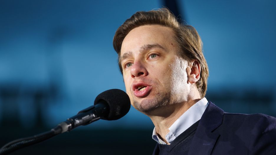 Krzysztof Bosak
Krak�w, 16.05.2025. Wybory Prezydenta RP 2025 - kampania. Wicemarsza�ek Sejmu Krzysztof Bosak podczas wiecu wyborczego kandydata Konfederacji w zbli�aj�cych si� wyborach na fotel prezydenta RP S�awomira Mentzena w Krakowie, 16 bm. (sko) PAP/�ukasz G�gulski
�ukasz G�gulski
elekcji, elekta, g�ow� pa�stwa, kampania, kampania prezydencka 2025, kampania wyborcza, kandydat, kandydat na Prezydenta RP, kandyduje, Konfederacja, otwarte, polityk, polityka, prezydencka, prezydenckie, spotkanie, spotkanie wyborcze, spotkanie wyborze, urz�d prezydenta, wiec, wiec wyborczy, wizyta krajowa, wizyta lokalna, wyborcy, wyborcza, wyborcze, wybory, wybory prezydenckie 2025, z mieszka�cami miasta, ostatni dzie� kampanii