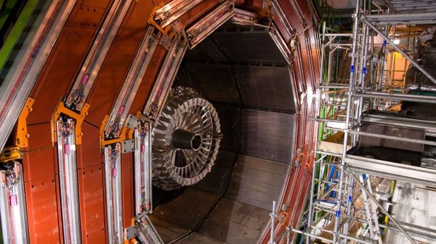 Wielki Zderzacz Hadronów, czyli akceleracja publicznych pieniędzy 1