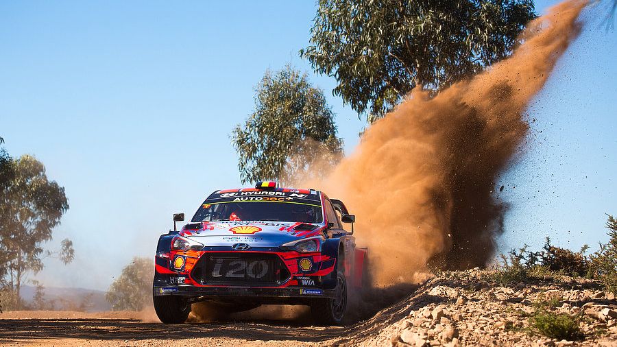 Thierry Neuville w Portugalii czuje się bardzo dobrze. Zwyciężył tu w ubiegłym roku.