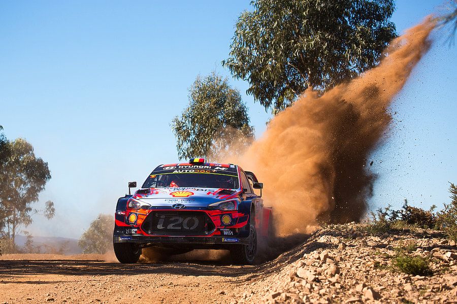 Thierry Neuville w Portugalii czuje się bardzo dobrze. Zwyciężył tu w ubiegłym roku.