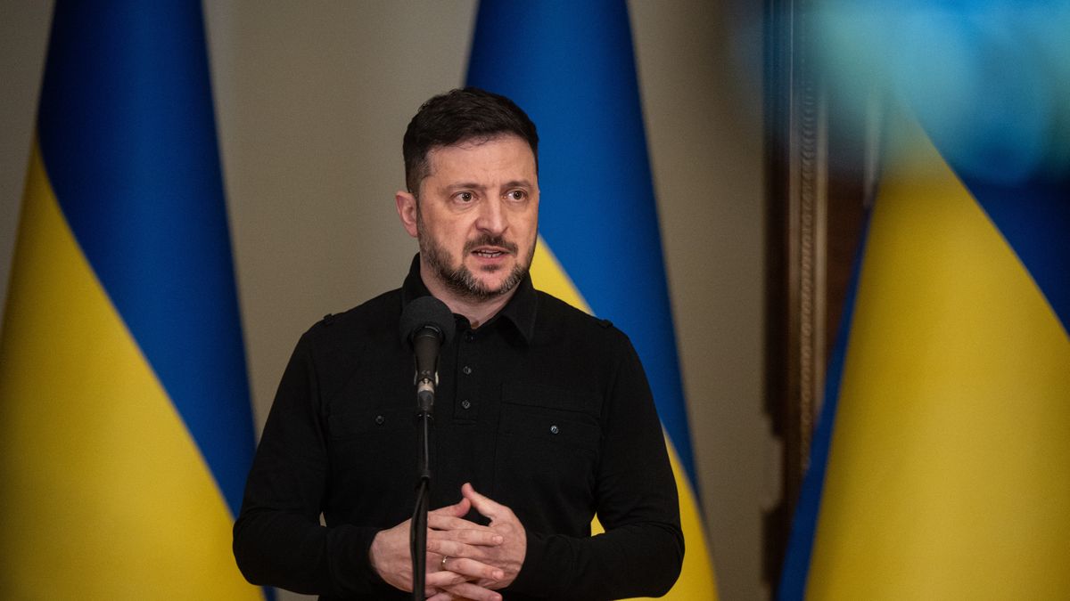 KYIV, UKRAINE - JANUARY 03: President of Ukraine Volodymyr Zelenskyy speaks to the press during the press conference in Kyiv, Ukraine on an January 03, 2025. (Photo by Danylo Antoniuk/Anadolu via Getty Images)