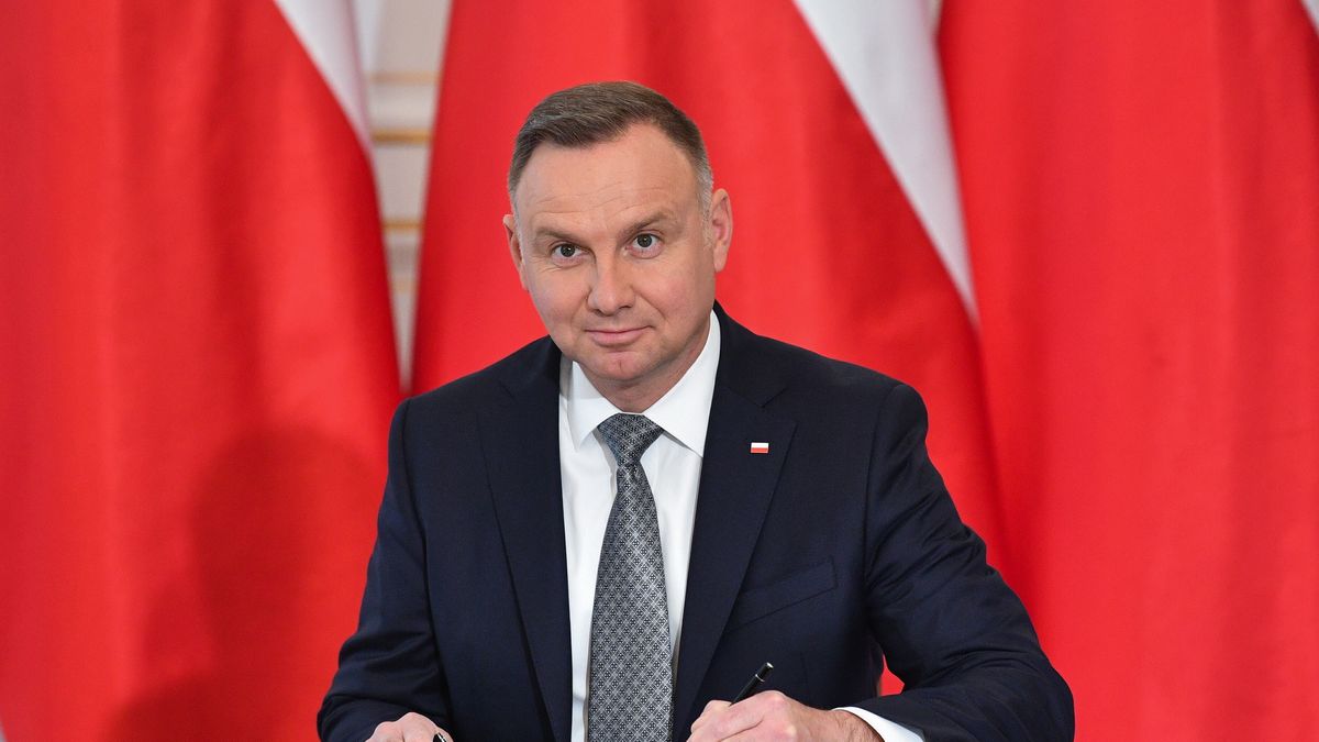 Prezydent Andrzej Duda podpisał ustawę wprowadzającą wakacje kredytowe dla osób, które zaciągnęły kredyty w polskiej walucie 