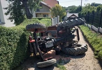 Pijany traktorzysta przewrócił ciągnik. Grozi mu do 3 lat więzienia