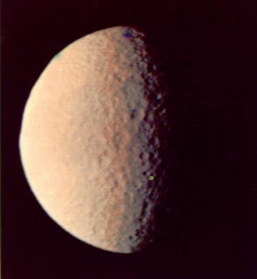 Voyager 1 - zdjęcie Tethys, księżyca Saturna.