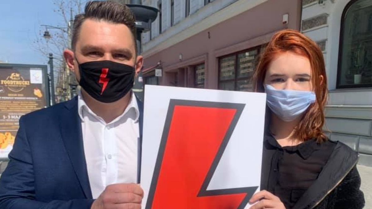 Błyskawica została zakazana w liceum w Łodzi.