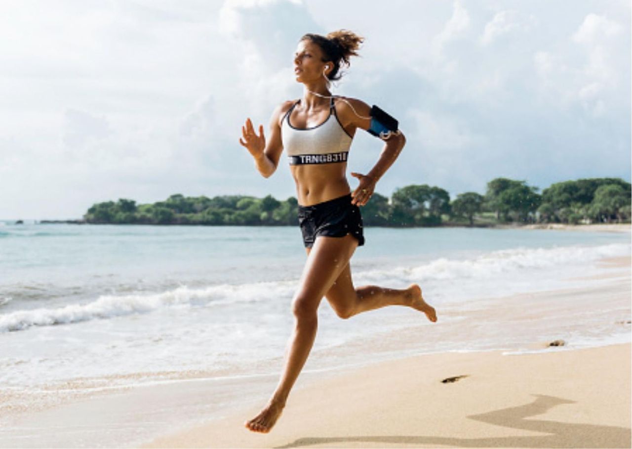 Aktywność fizyczna podczas upału może skończyć się nie tylko udarem. Z jakich sportów lepiej zrezygnować, gdy z nieba leje się żar?