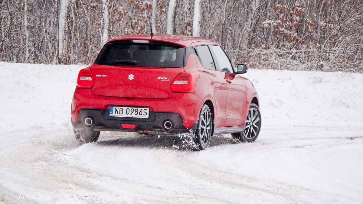 Szczególnie kierowcy starszej daty powtarzają „porady”, które być może sprawdzały się w latach 90. 