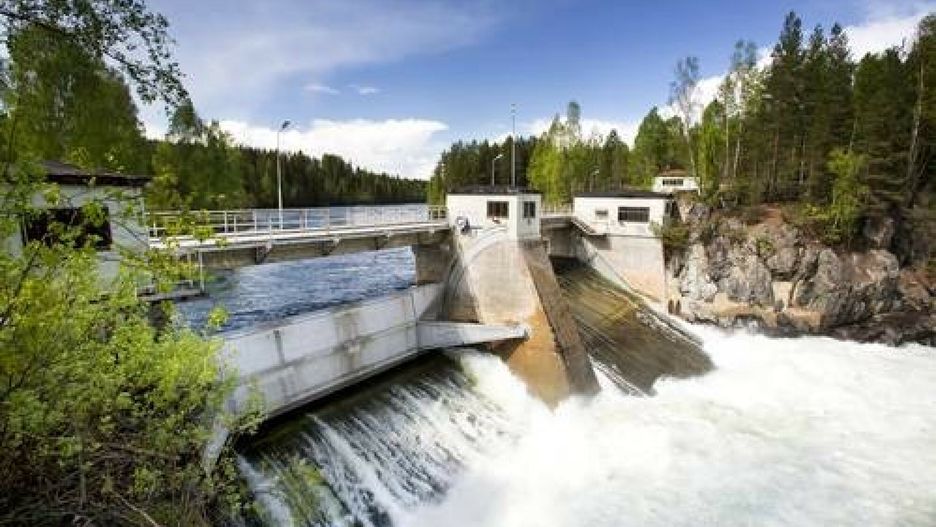 Norwegia produkuje znaczną część energii elektrycznej za pomocą elektrowni wodnych