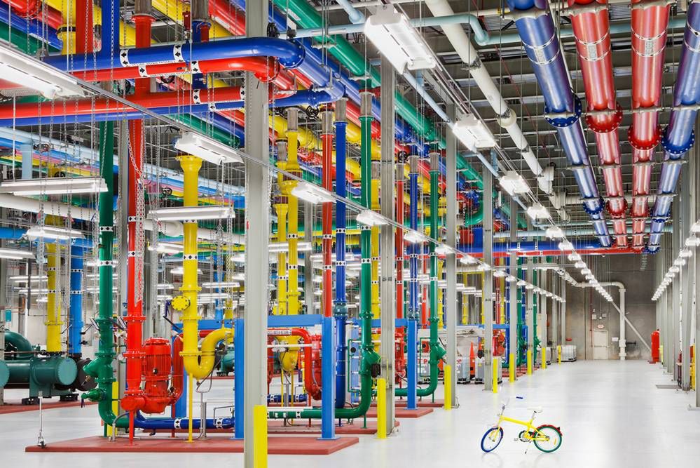 Google gra w zielone (technologie) i pokazuje fantastyczne zdjęcia data center