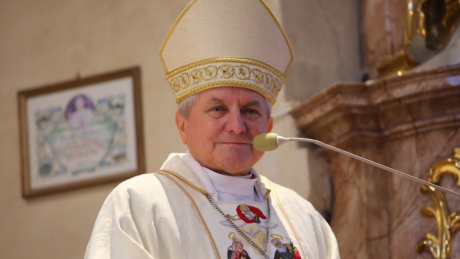 Bp Janiak się zgubił? GW: "Episkopat nie wie, gdzie jest" / Zdjęcie z maja 2017 r.